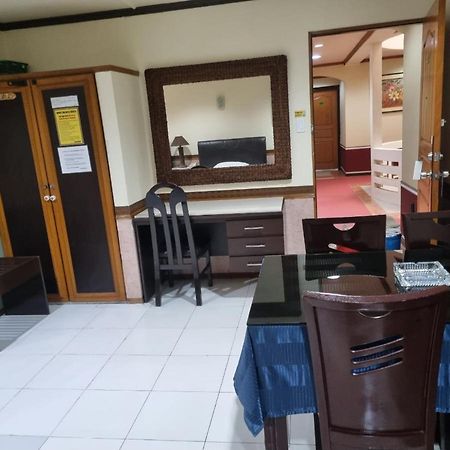 Clark Angeles Tiger Hotel Exterior foto